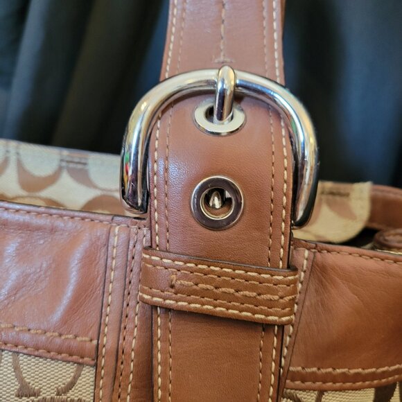 COACH Signature Pleated Shoulder tote in Brown/Beige. Perfect classic fall bag! - Picture 12 of 16
